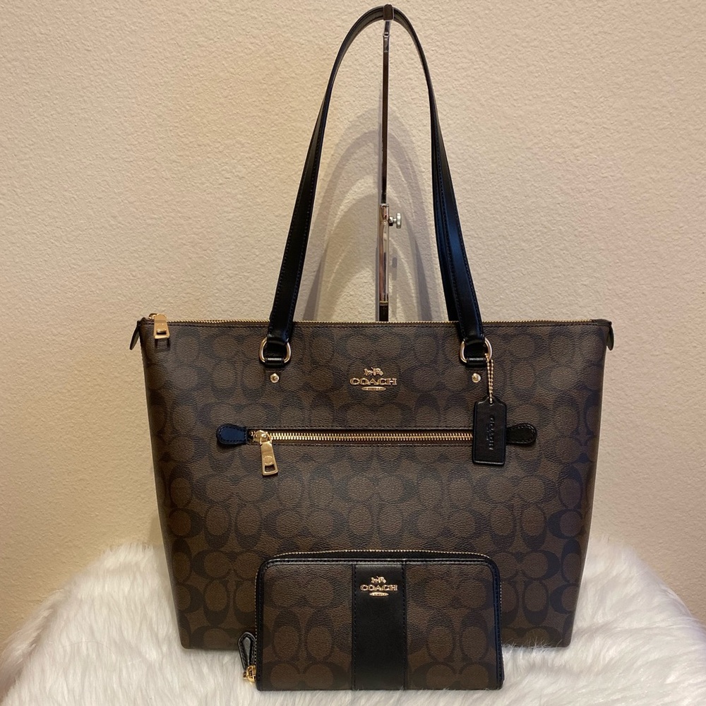 Coach purse and wallet set